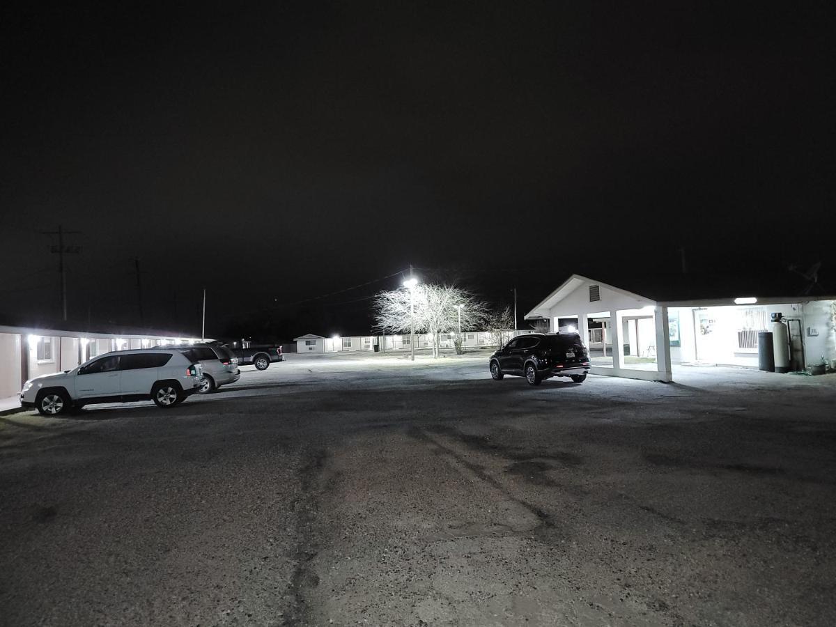 Eddy'S Motel Pleasanton Dış mekan fotoğraf